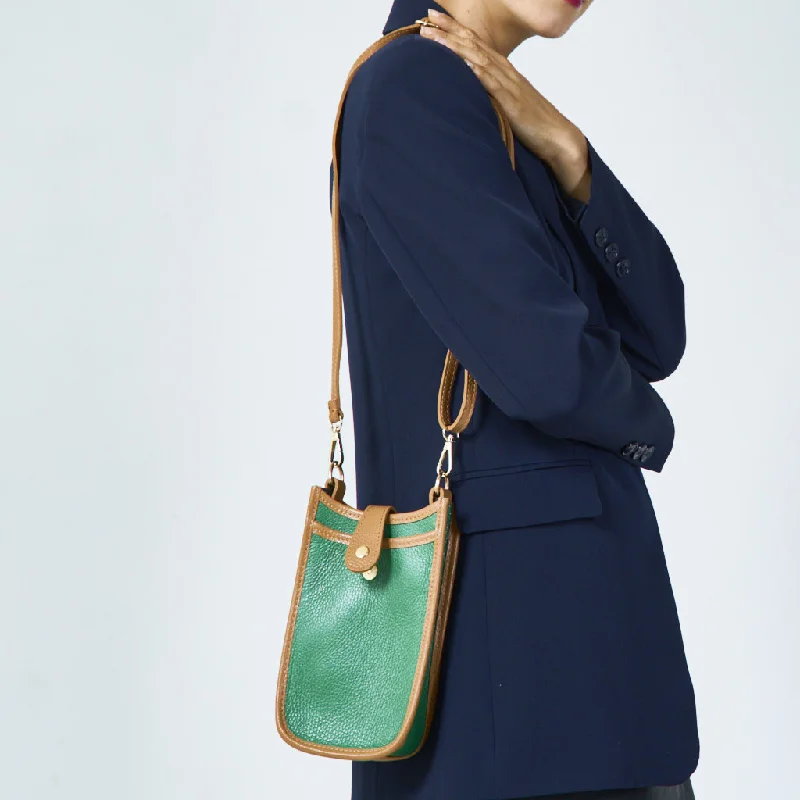 Urban Style Bicolor leather crossbody pouch wholesale