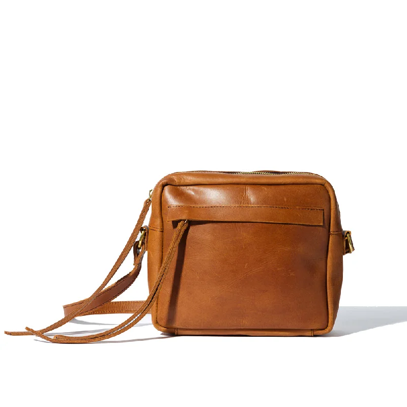 Sophisticated Street Style Offers Addis Camera Bag
