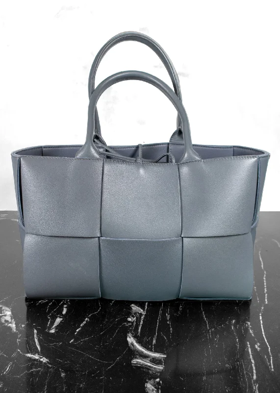Seasonal Sale Bags Bottega Veneta Ash Blue Intrecciato Leather Medium Arco Tote