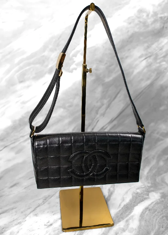 Stylish Bags For Fashion Bloggers Chanel Chocolate Bar Flap Bag
