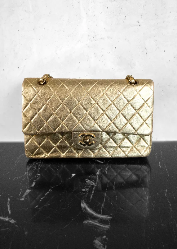 Trendy And Discounted Designer Handbags Chanel Medium Clams Pocket Flap Bag