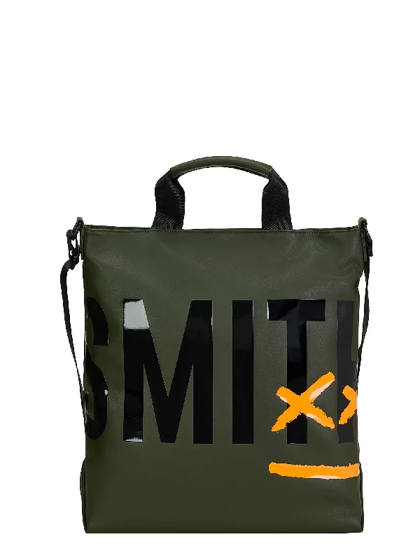 Rustic Bags For Outdoor And Nature-Inspired Looks Gotham Flat Tote
