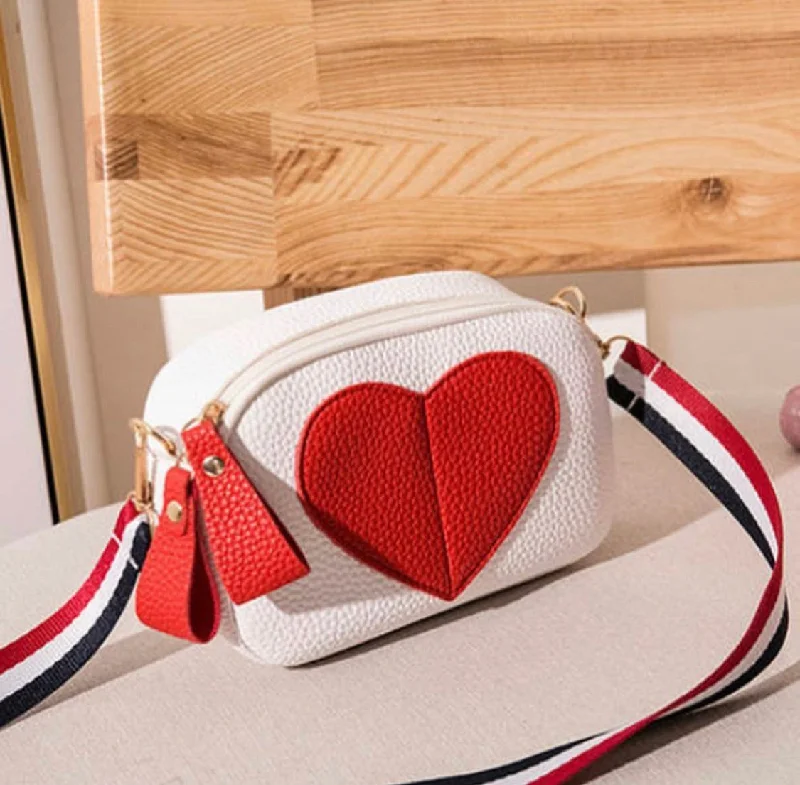 Bold Fashionistas Heart Box Handbag