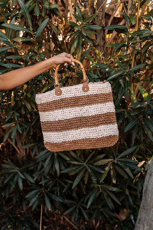 Minimalist Bags For Clean And Modern Aesthetics Ora Beach Woven Tote in Tan