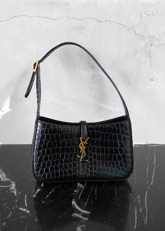 Bags For Urban And Trendy Looks Saint Laurent Le 5 À 7 Leather Handbag