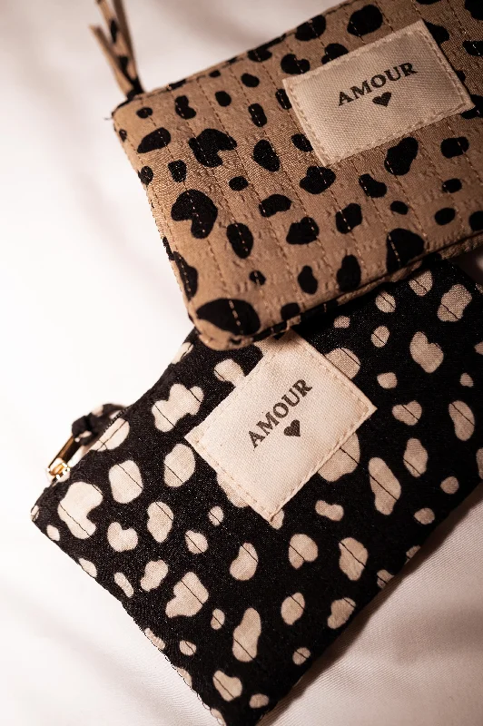 Stylish Bags With Discounts Spotted-Black Amy Pouch