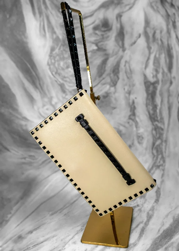 Limited-Time Offers On Trendy And Stylish Bags Valentino Rockstud Flap Ivory Clutch