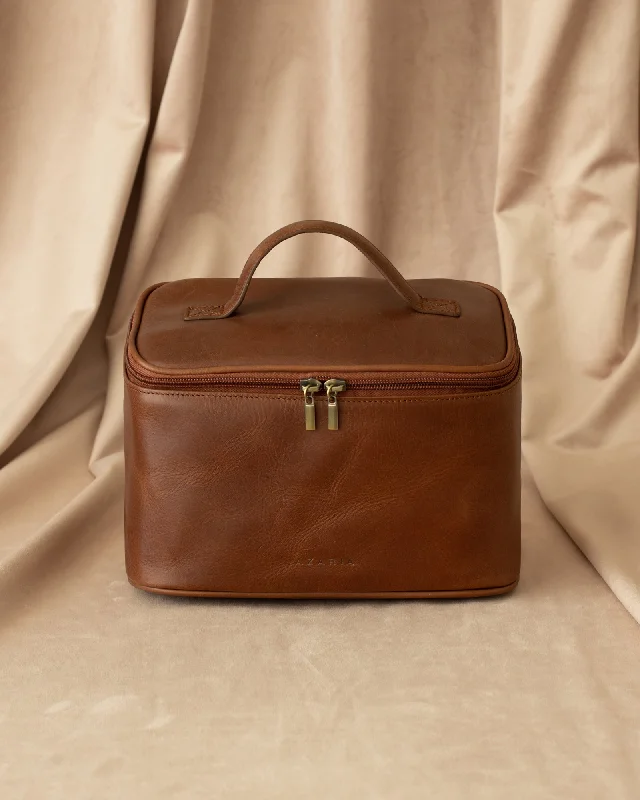 Stylish Bags For Fashion Bloggers With Promotions Luxe Madeleine Beauty Bag