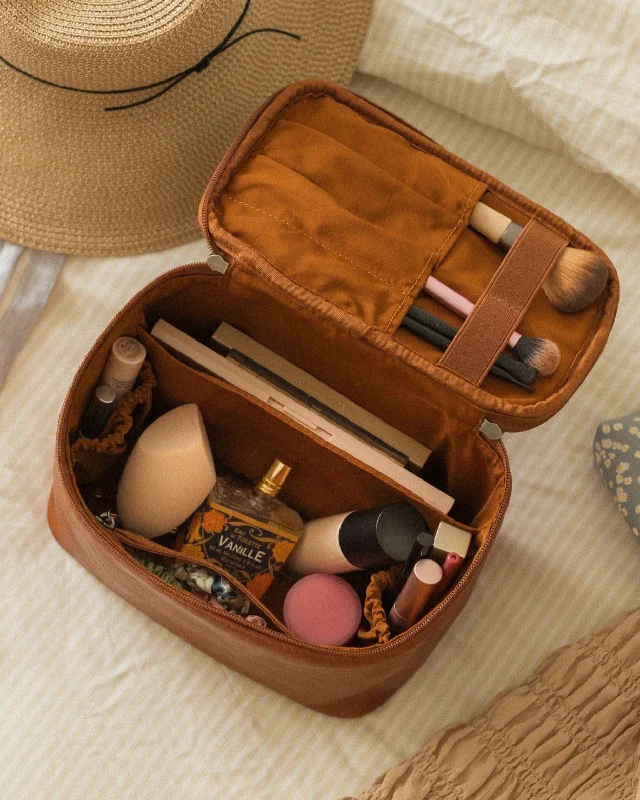 Flash Sale On Premium Bags Madeleine Beauty Bag