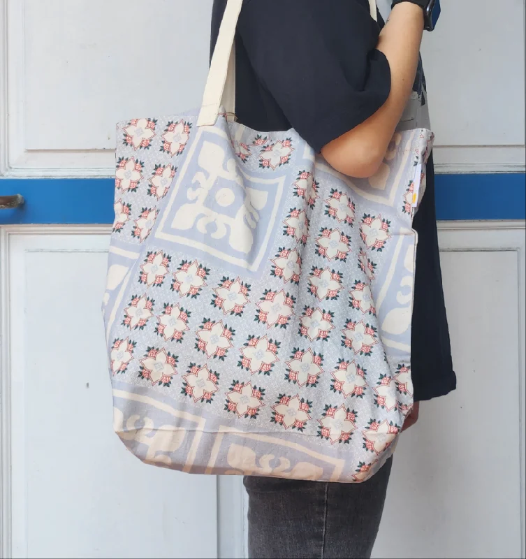 Discounted Designer Bags For Clearance Sale 4 Roses Tile Printed Tote Bag