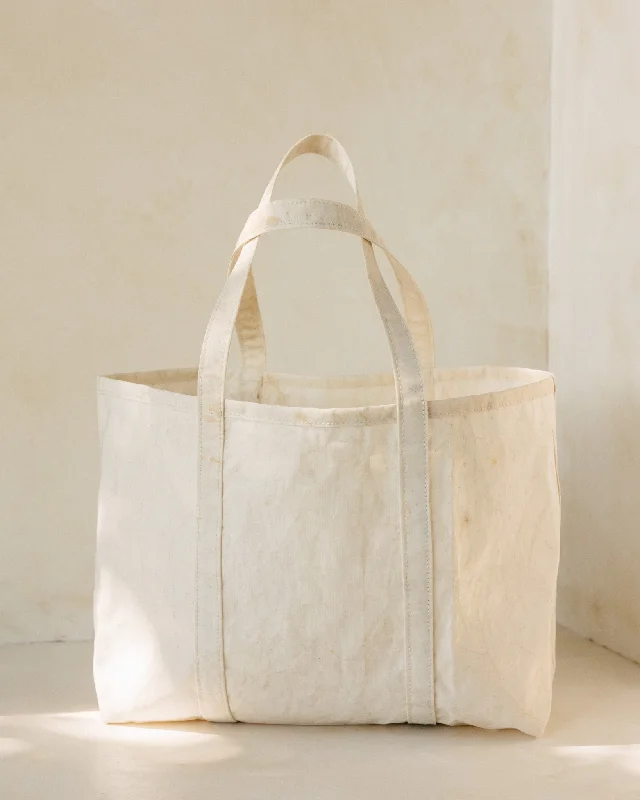 Bold And Flash-Sale Bags Beach Tote in Upcycled Sailcloth