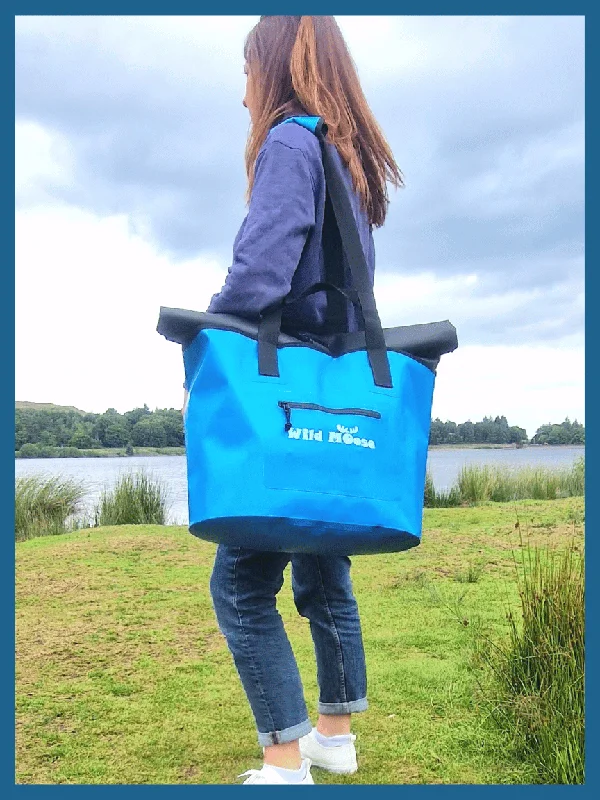 Bags For Free-Spirited And Artistic Styles Caribou tote bag - tangy teal