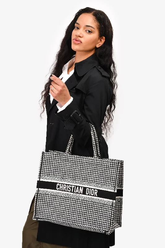 Rustic Bags For Outdoor And Nature-Inspired Looks Christian Dior 2020 Black/White Houndstooth Patterned Large Book Tote