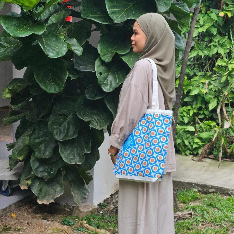 Party Bags For New Year's Eve And Special Occasions Peranakan Tote Bag - Blue