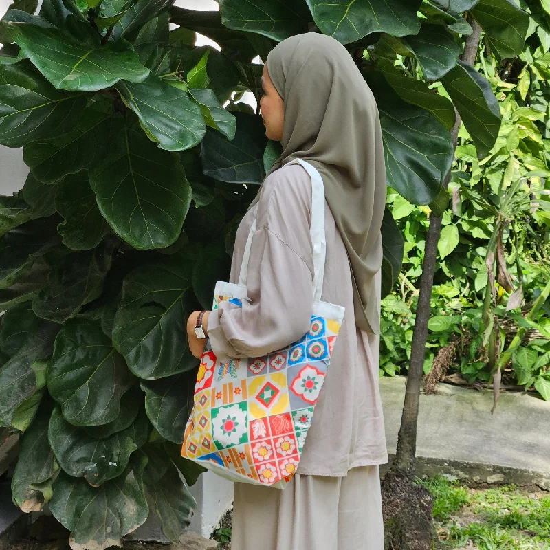 Black Friday Deals On Stylish Handbags Peranakan Tote Bag - Multi
