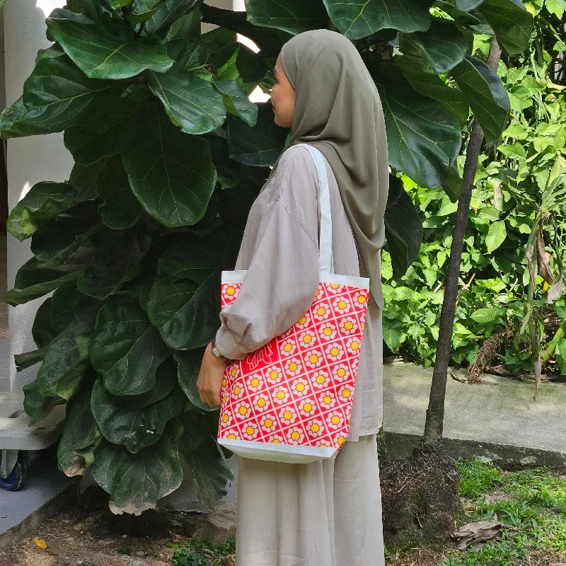 Bag For Luxury Lovers Peranakan Tote Bag - Red