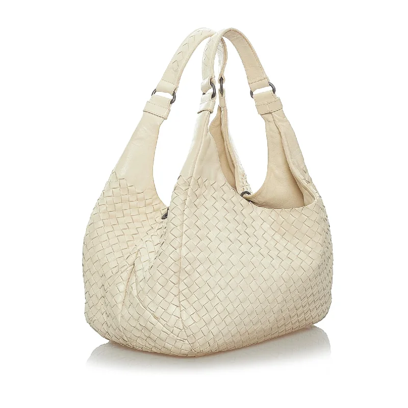 Stylish And Affordable Bags For Every Occasion Bottega Veneta Intrecciato Leather Shoulder Bag (SHG-29946)