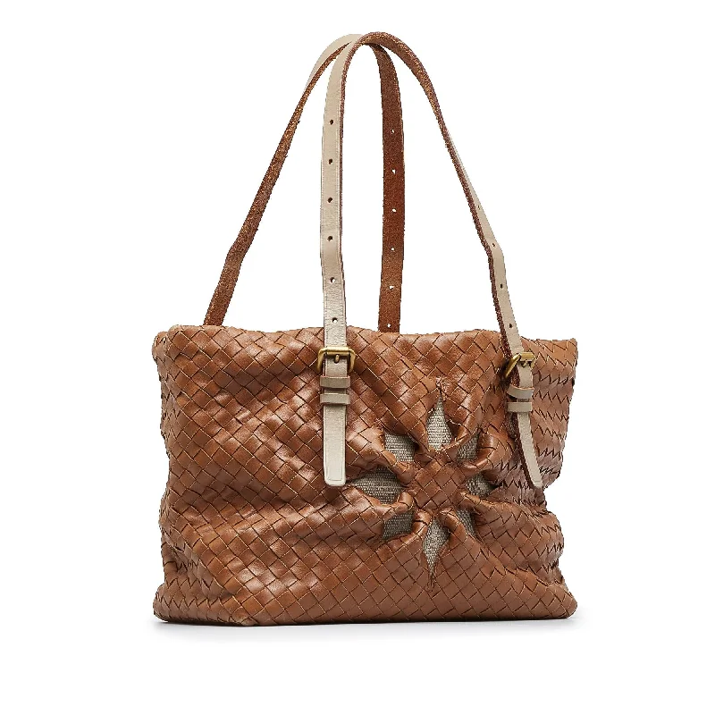 Vintage-Inspired Bottega Veneta Intrecciato Shoulder Bag (SHG-qLm7lt)