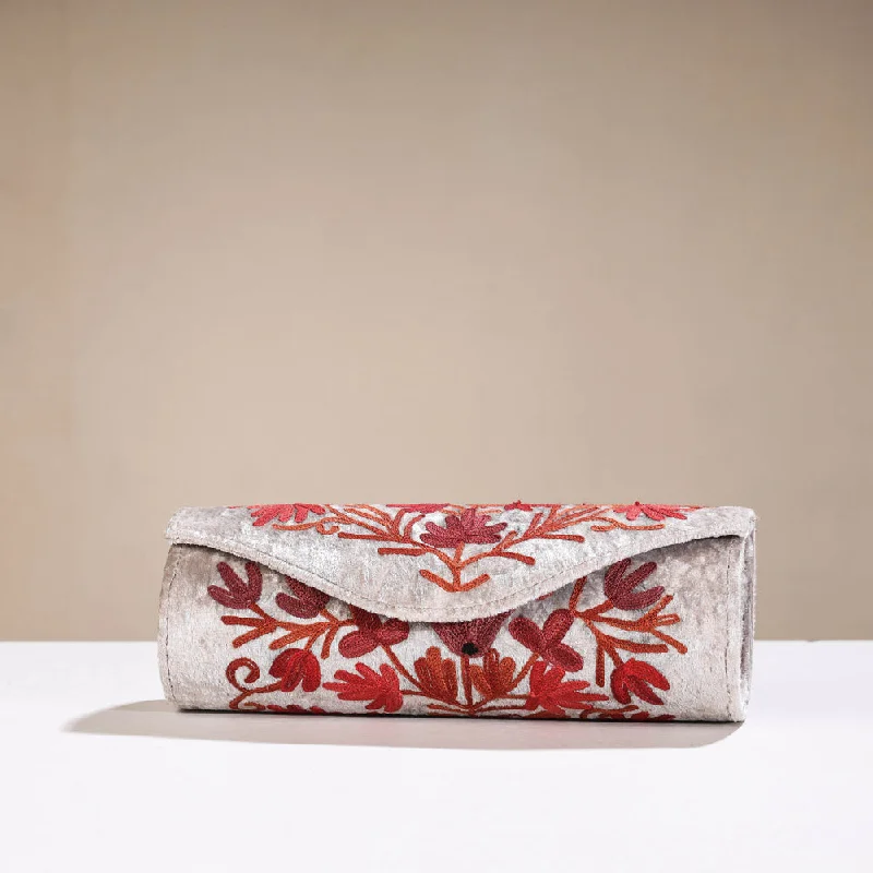 Urban Bags For City Life And Streetwear Fashion White - Original Chain Stitch Crewel Embroidery Velvet Clutch