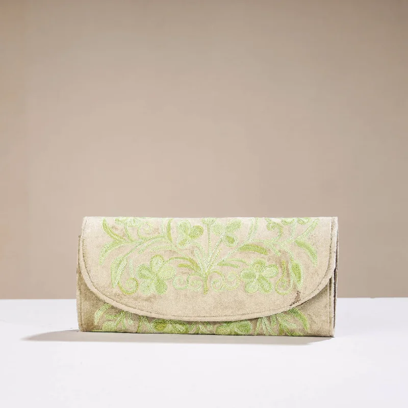 Romantic Valentine's Day Bags With Promotions Beige - Original Chain Stitch Crewel Embroidery Velvet Clutch