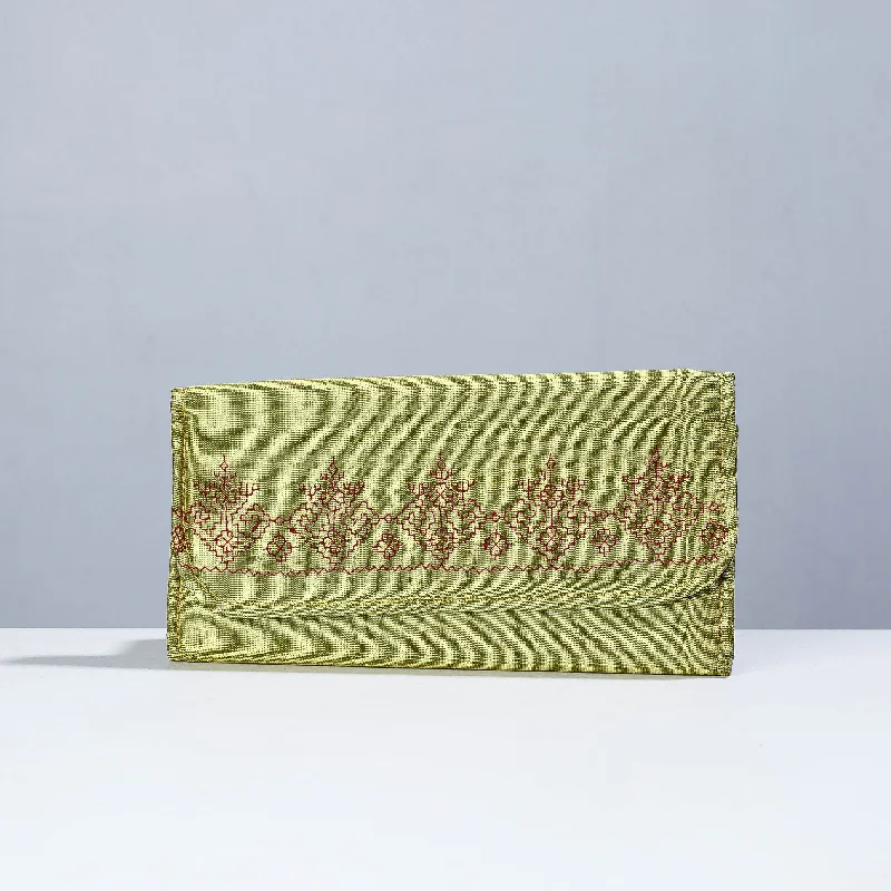 Inspired Bags For Modern Sophistication Kasuti Embroiderey Clutch Wallet