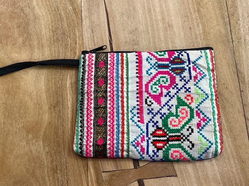 Lightweight And Affordable Bags Hmong Wristlet Clutch