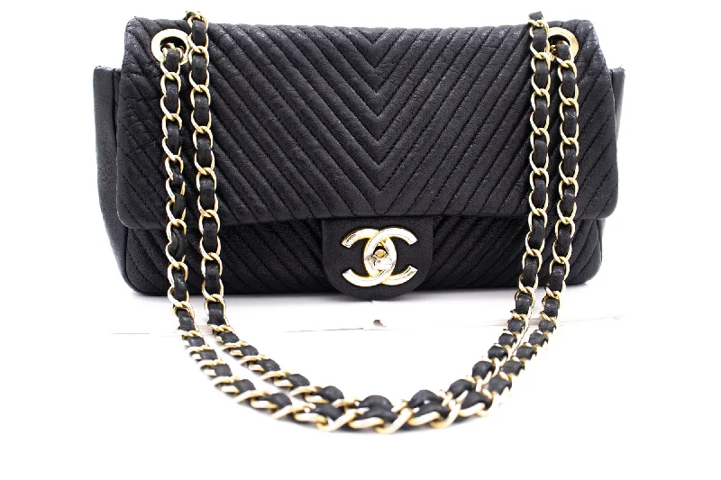 Tote Bag For Everyday Use Chanel V-Stich  Leather Shoulder Bag (Pre-Owned)